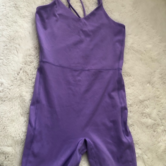 All in motion size small slightly used - Picture 3 of 4